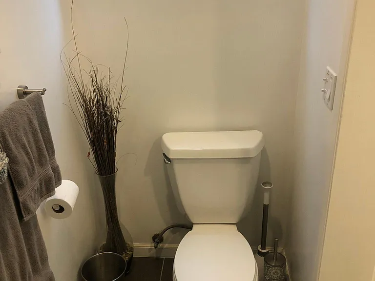 Crest Dr — Photo 13