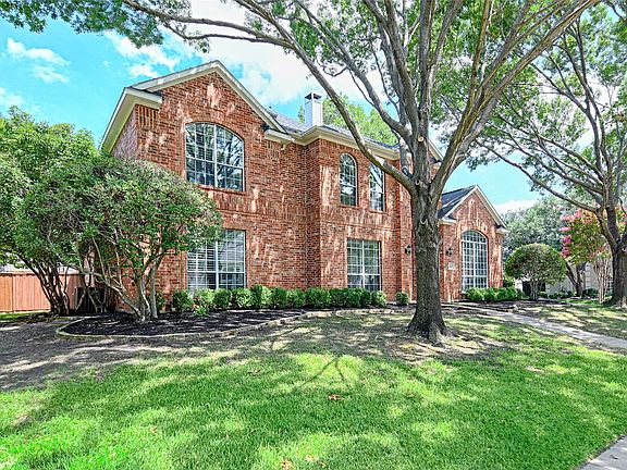 3rd image of 3600 Crownhill Dr