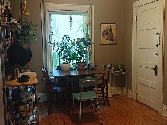 4th image of 1922 Sharon Ave SE APT 4