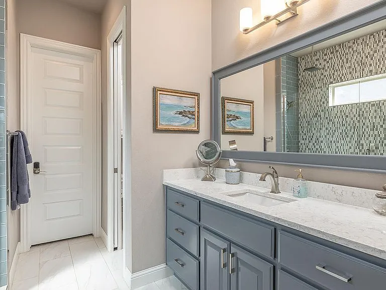 1235 E Adelaide Ln — Photo 20
