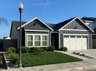 4121 Alamos Ave, Clovis, CA 93619