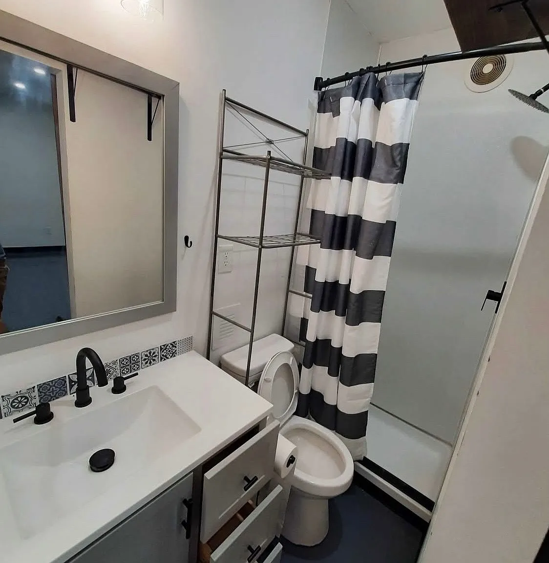 Studio, 160 sqft, $750 — Photo 4