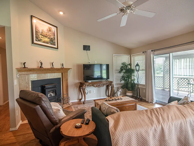 779 N Harvey Ln — Photo 16