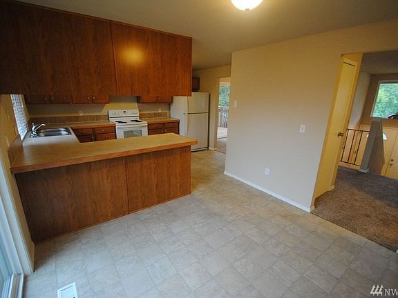 4th image of 7825 S Sheridan Ave