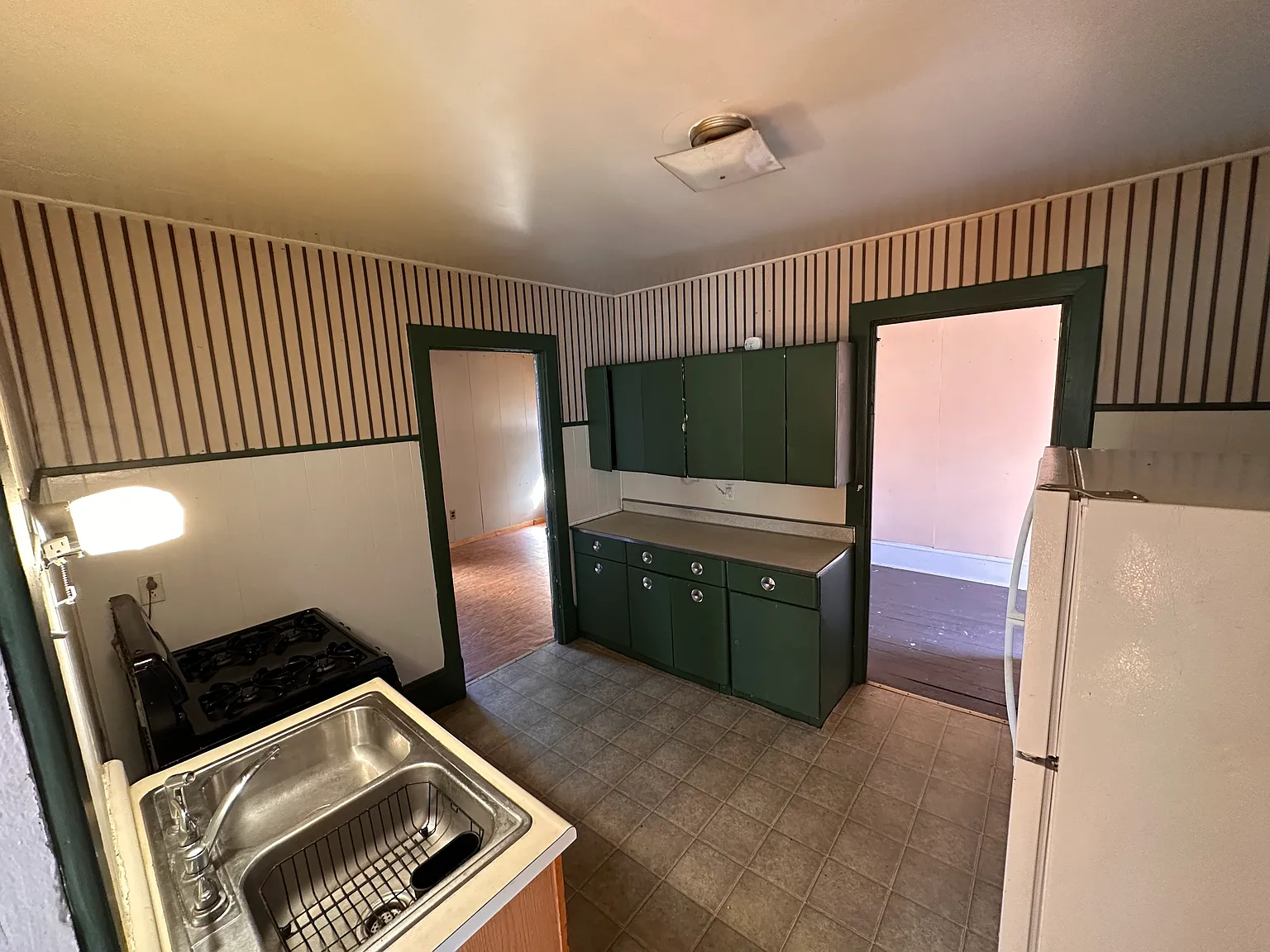 289 South Ave — Photo 2