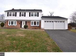 5 Triangle Ln, Willingboro, NJ 08046