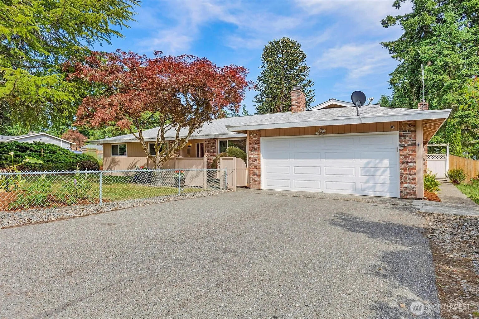 3546 MADRONA Drive SE photo 1