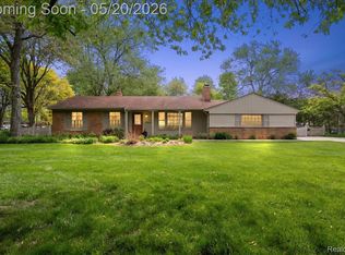 28416 Westerleigh Rd, Farmington Hills, MI 48334