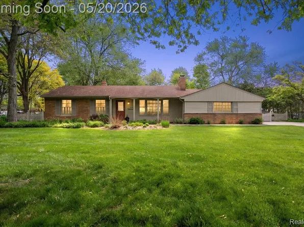 28416 Westerleigh Rd, Farmington Hills, MI 48334
