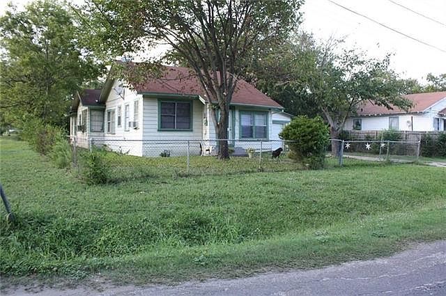1st image of 700 E 18th Ave