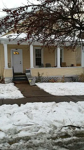 231 Forest Ave photo 1