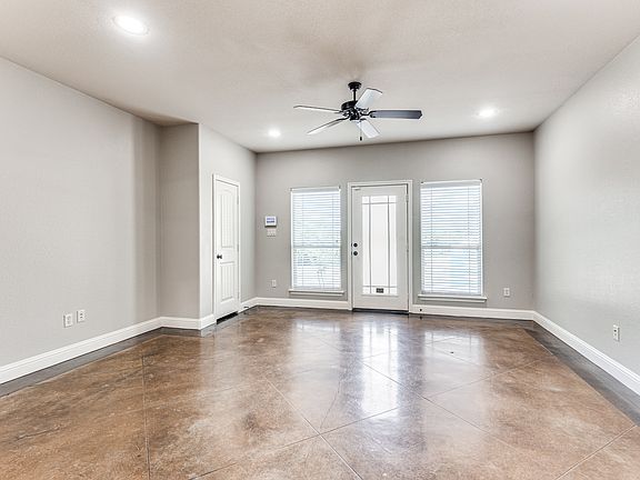 2702 Merida | Duplex walking distance from TCU | Duplex entry and dining room.