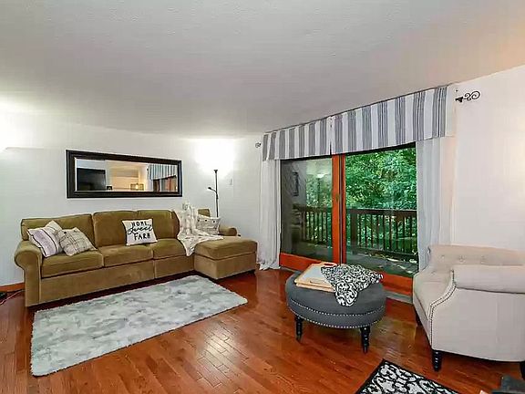 3rd image of 24 Silverton Dr