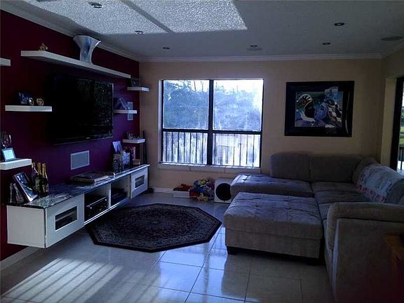 4th image of 3645 NW 35th St