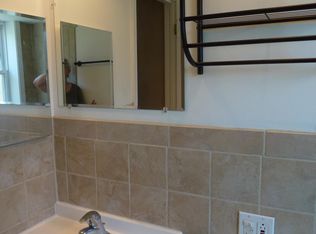 705 Strom Dr APT 2A, West Dundee, IL 60118