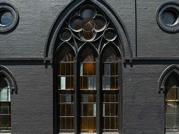 42nd image of 1835 Baymiller St