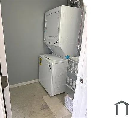 3 bed, 1200 sqft, $2,200 — Photo 4