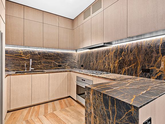 3rd image of 49 Chambers St APT 8F