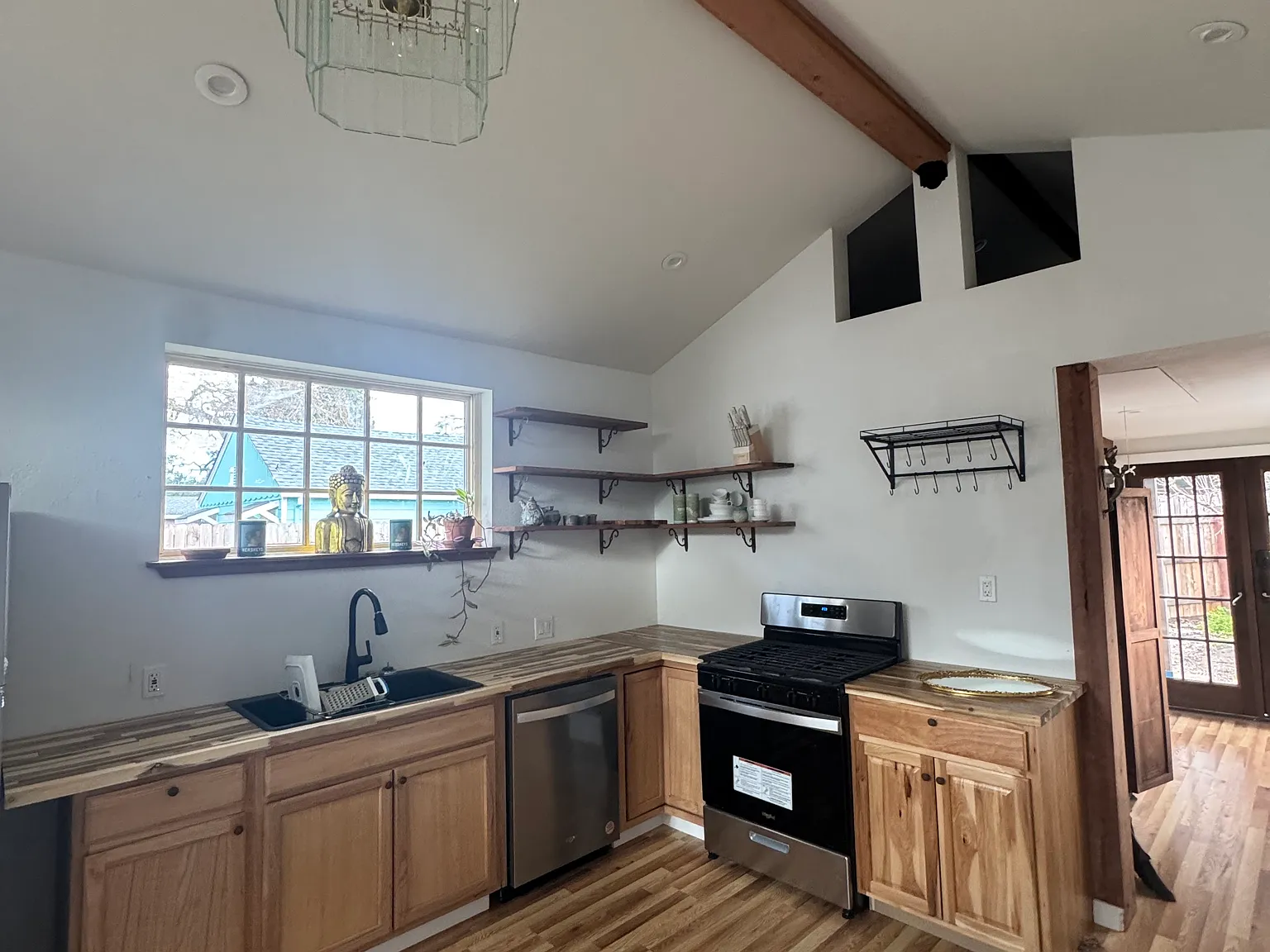Studio, 500 sqft, $2,200 — Photo 2