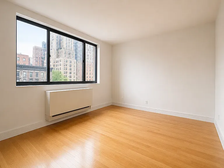 323 W 96th St #615 — Photo 4