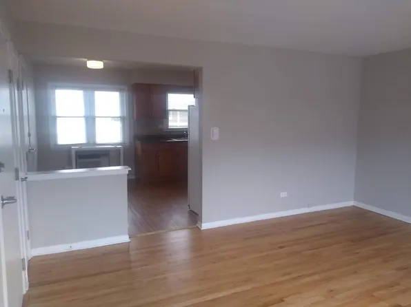 9450 Maple Dr #2A, Des Plaines, IL 60018