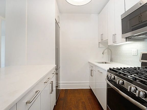 4th image of 212 E 47th St APT 34E
