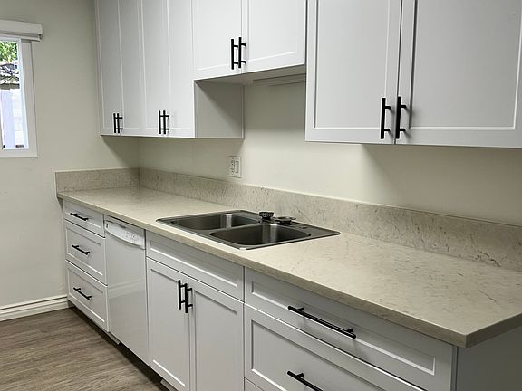5th image of 140 W Kalmia St #206