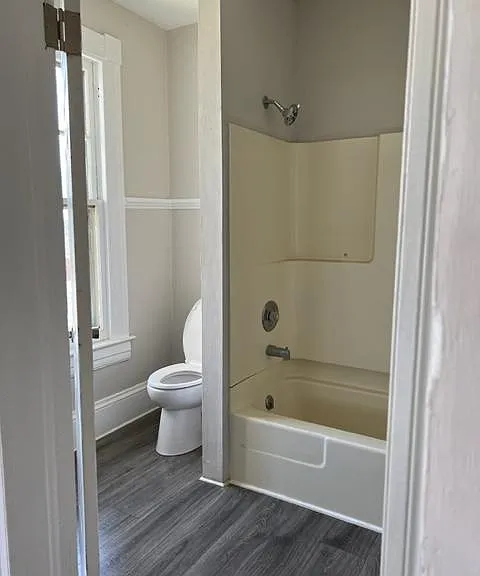 Full bath, tub