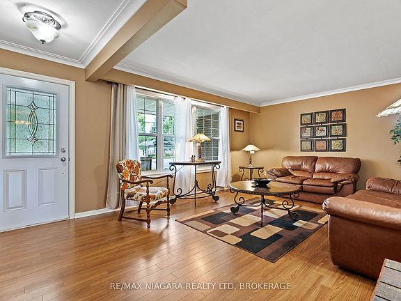 5th image of 696 Clare Ave