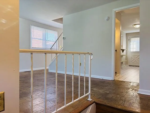 928 Circle Dr — Photo 2