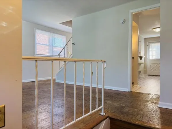 928 Circle Dr, Halethorpe, MD 21227