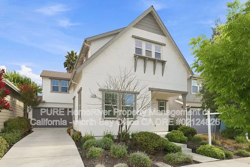 4 bed, 3.0 bath, 2332 sqft, $4,100 — Photo 3