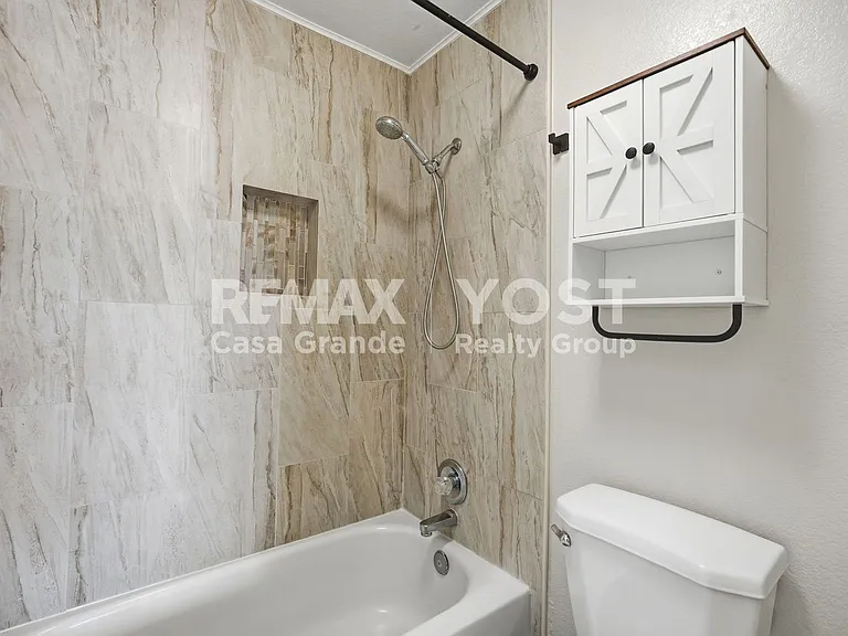 2094 N Sweetwater Dr — Photo 13