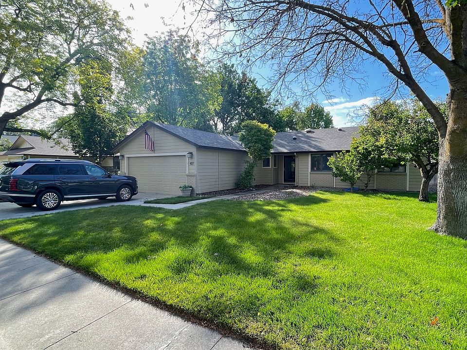 1st image of 417 E Ranch Dr