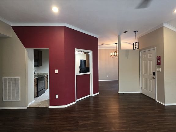 3rd image of 6010 Neill Dr