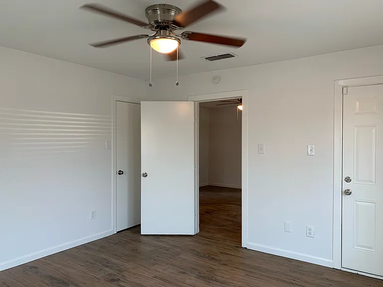 3901 Bois D Arc St — Photo 12