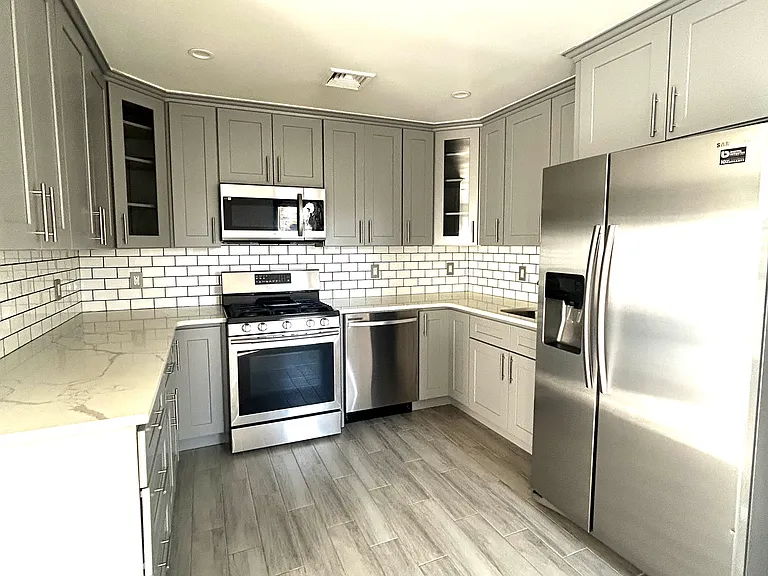 19 Oak St #2 — Photo 2