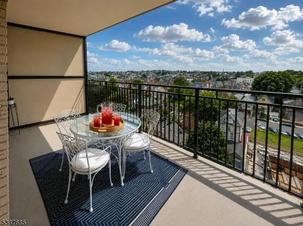 7855 Boulevard East #11F, North Bergen Twp., NJ 07047
