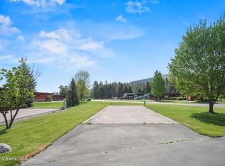 13 Bogie Ln, Blanchard, ID 83804