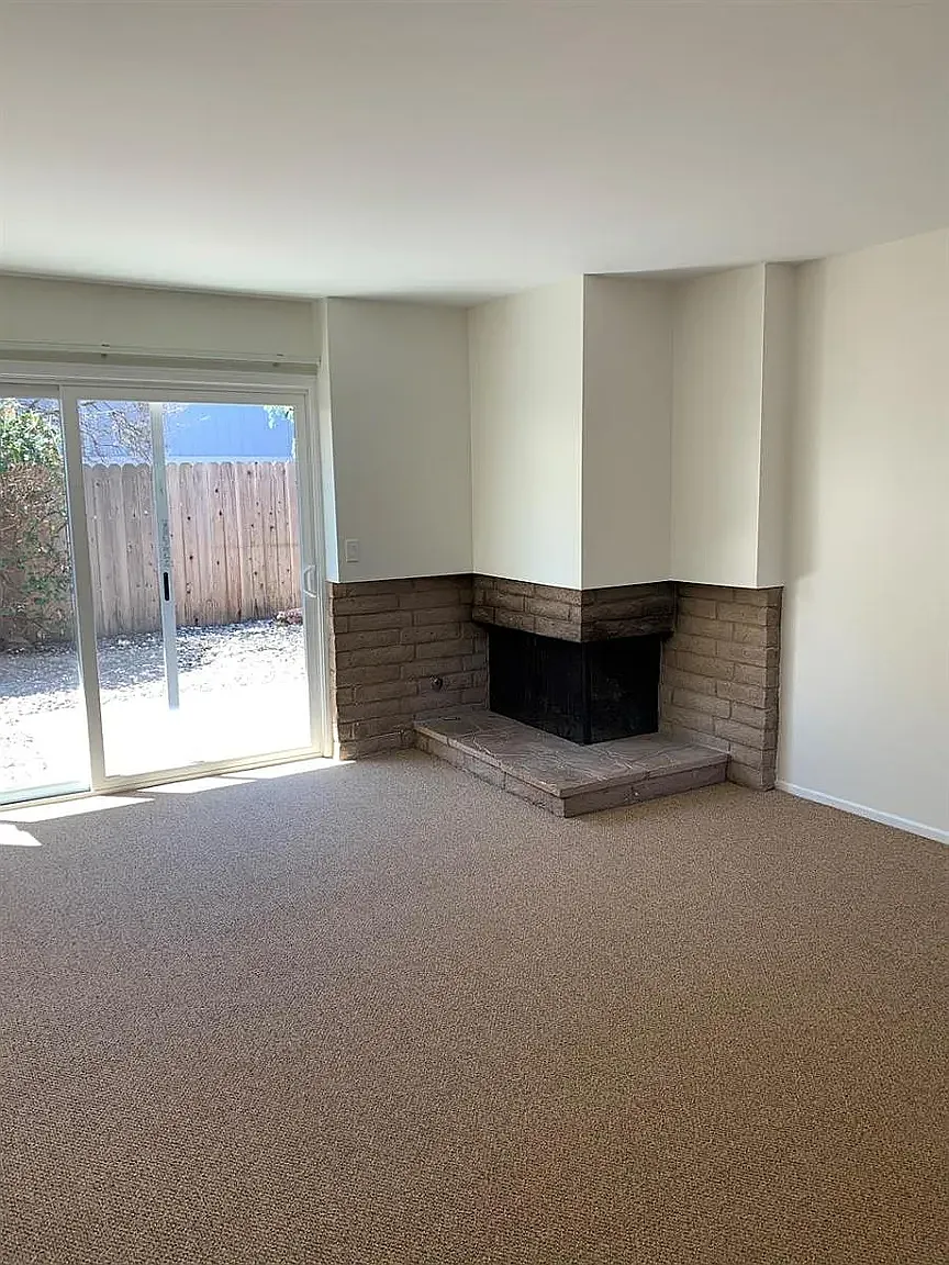2 bed, 1000 sqft, $3,500 — Photo 2