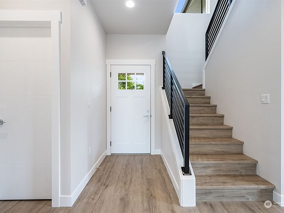 4th image of 2348 S Sheridan Avenue
