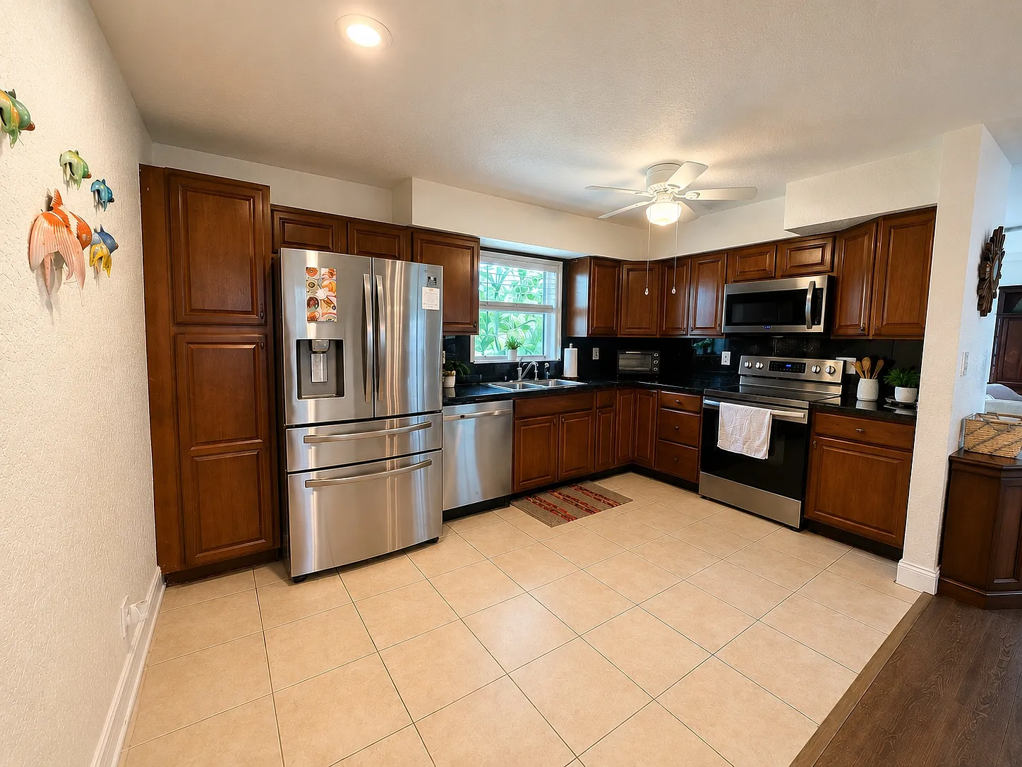 2 bed, 1616 sqft, $4,266 — Photo 4