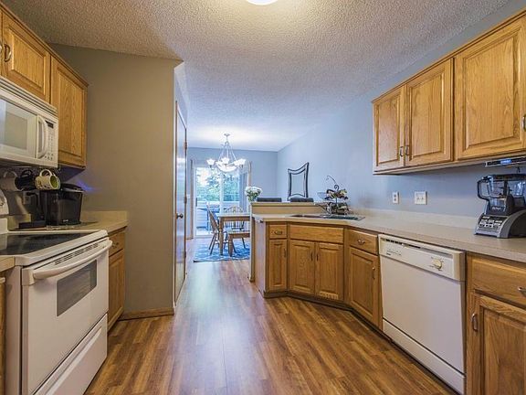 4th image of 8566 121st Ave N