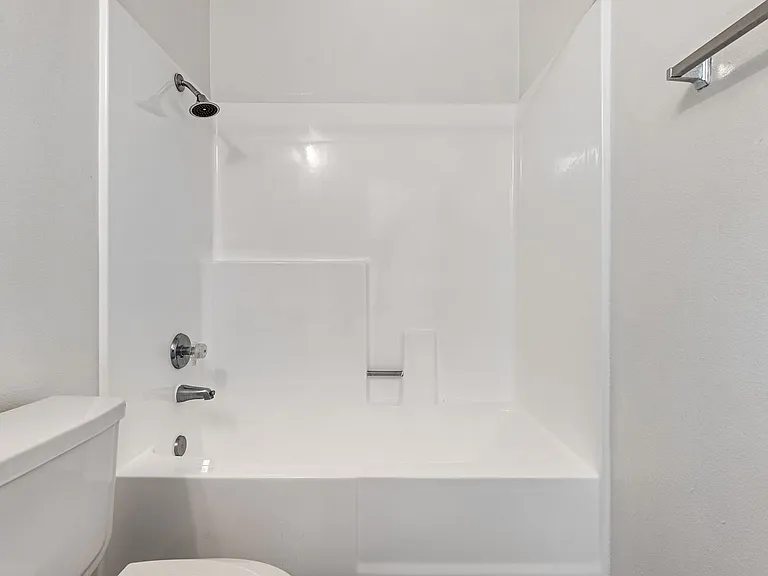 Monrovia Villas Apartments — Photo 20
