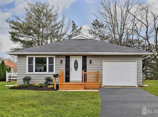 16 Hare Bell Holw, Toms River, NJ 08755