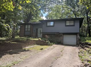 1901 N South Trails Ter, Columbia, MO 65202