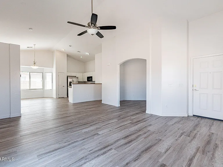 24866 W Huntington Dr — Photo 7