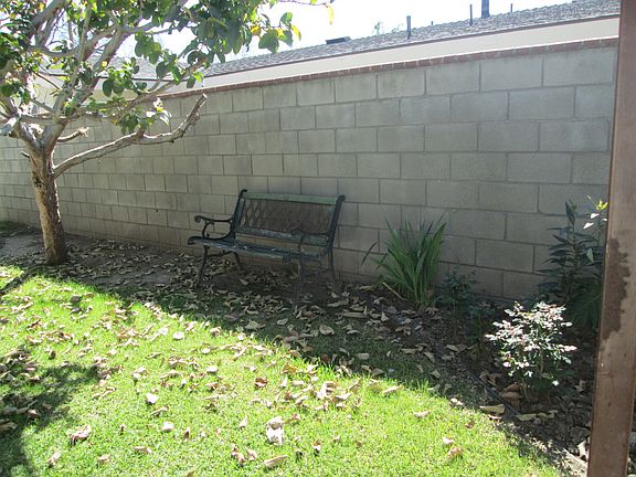 3rd image of 3360-3364 N Myrtle Ave