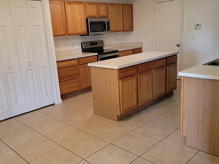 4615 Elena Way — Photo 17