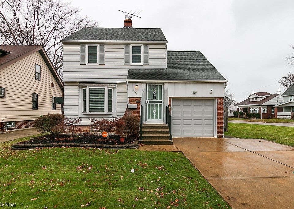 1st image of 22501 Lakemont Ave